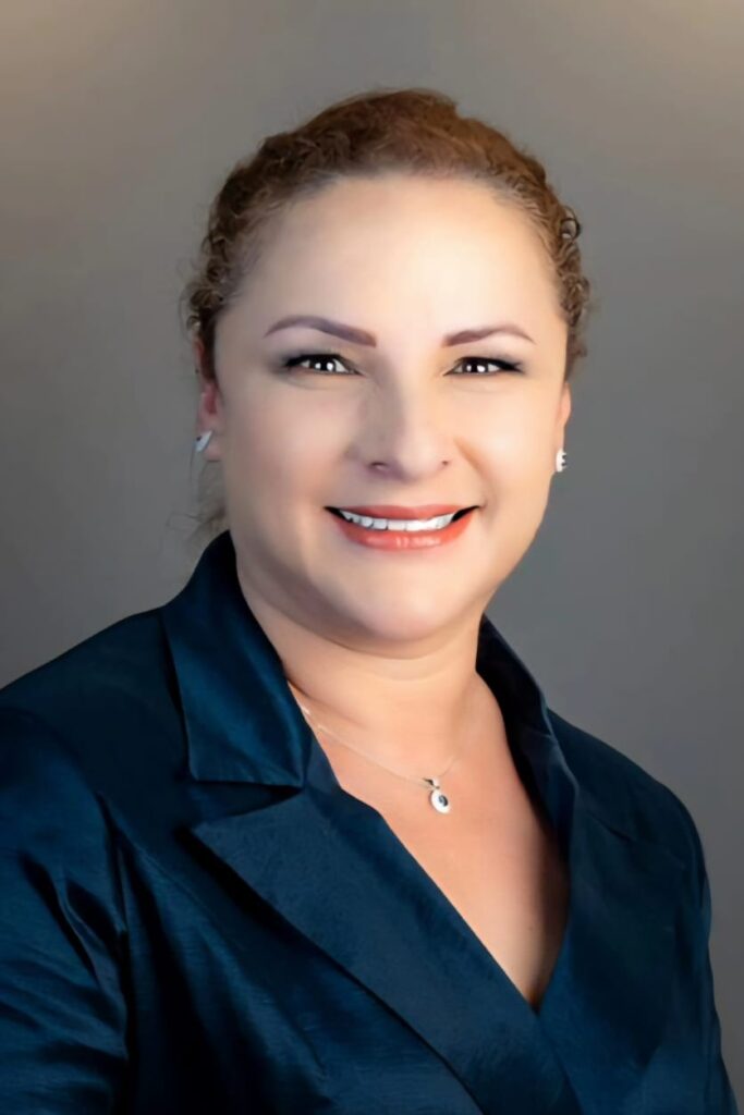 PRESENTACIÓN DE LA NUEVA JERARCA 1 Maria Jose Vega Sanabria Presidenta Ejecutiva PANI FOTO OFICIAL